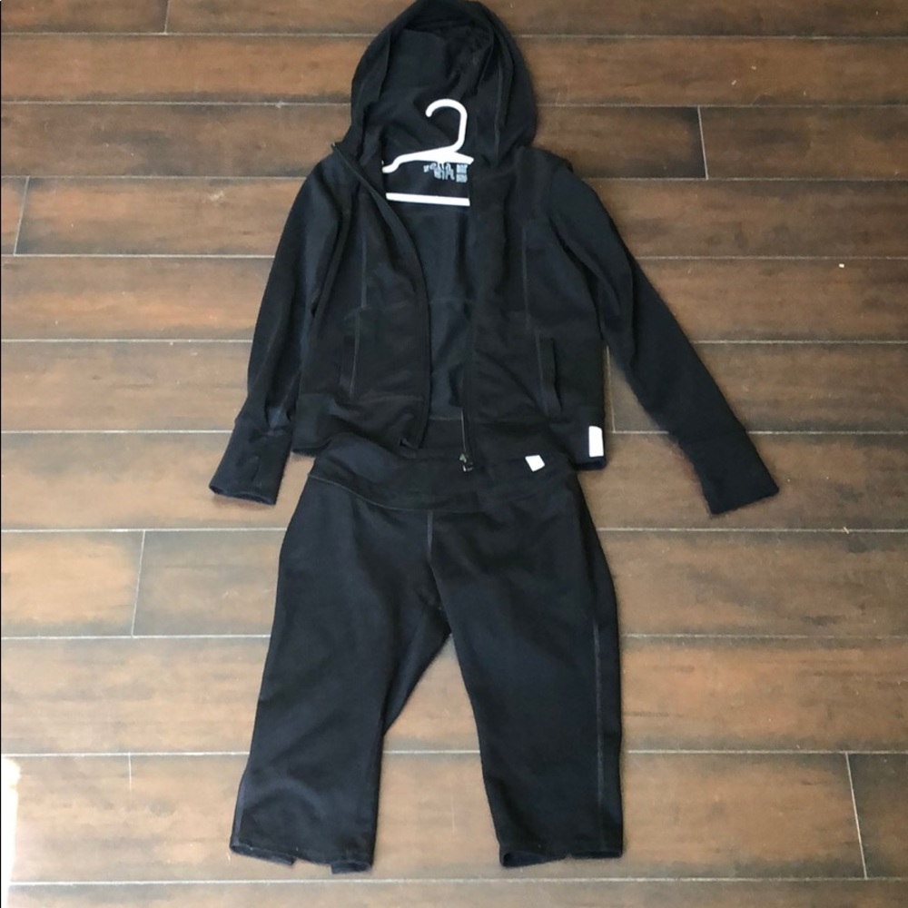 Zella Girl Capri pant set